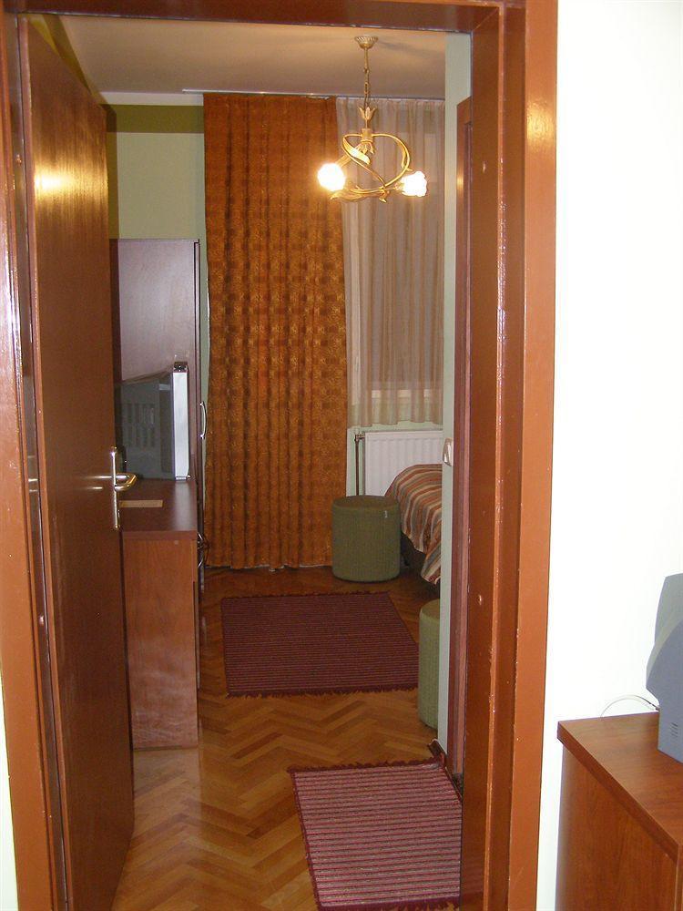 Guest House Breza Prilep Bagian luar foto